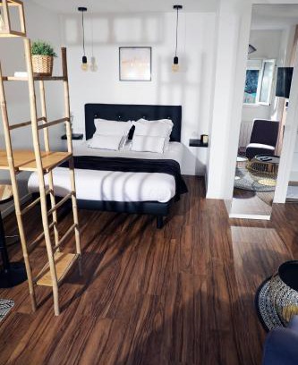 Quartier de Javel Apartment | Cozy Retreat near Eiffel Tower - 4-Star Family Friendly Stay