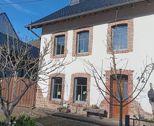 Duempelfeld House | Family-Friendly Eifler Brunnenhaus: Ideal for All Ages