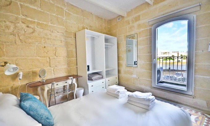 Birgu House | Explore Eight Point Living 6B - Rated 9.1/10 by Guests