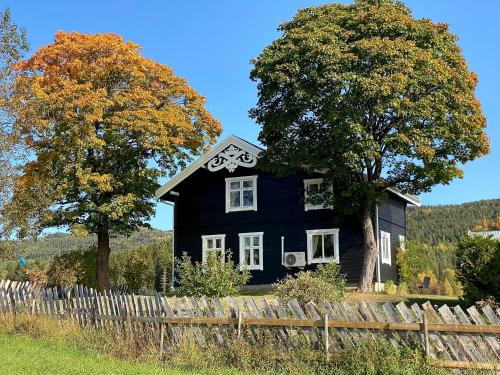 Modum House | Charming Eika Cottage: Guest Rated 9.7, Pet Friendly Retreat