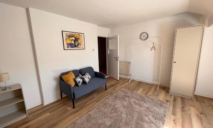 Neumuhlen-Dietrichsdorf House | Cozy Room in Kiel with Kitchen & Family-Friendly Amenities