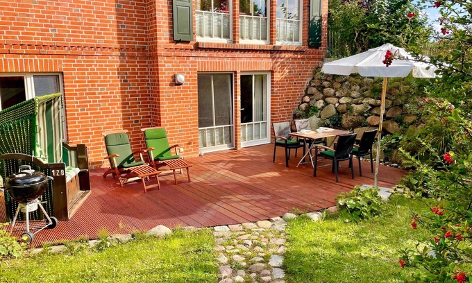 Glowe Apartment | Cozy Retreat Near Ostseestrand: Ferienwohnung Martha