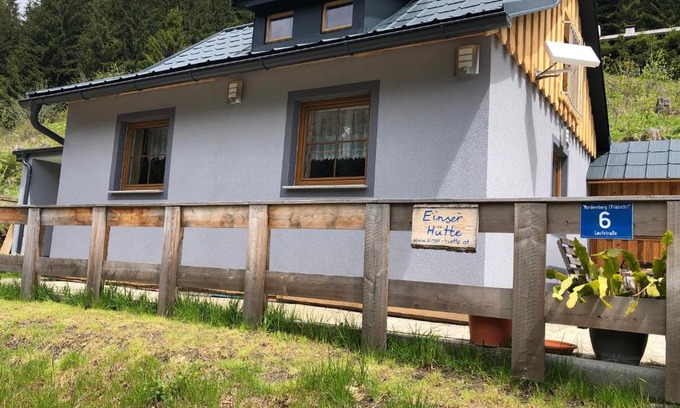 Praebichl House | Cozy Einser-Hütte: Self-Catering Retreat for 7 Guests