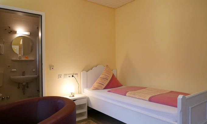Seebach Apartment | Cozy Single Room with Breakfast and Pet-Friendly Perks