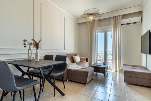 Alexandroupoli Apartment | Stylish EIS Deluxe Apartment with Oceanfront Charm