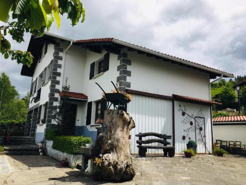 Arantza House | Relaxing EKIALDE Rural Retreat with Oceanfront Views