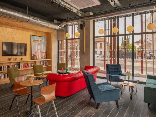 Casselardit Hotel | Discover Eklo Toulouse: Pet-Friendly Haven with Great Amenities