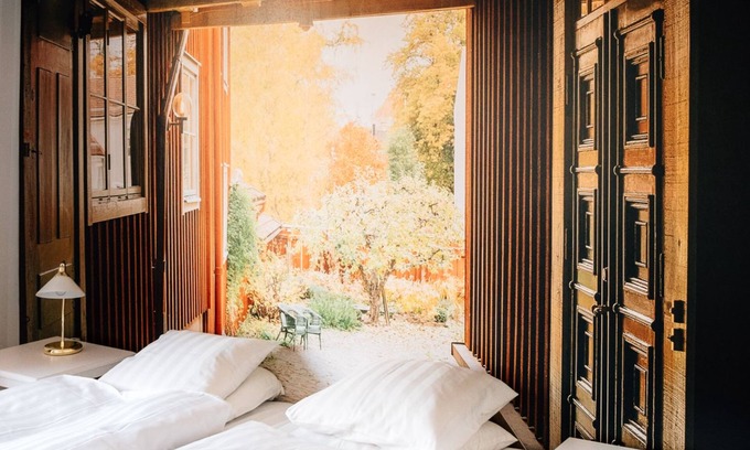 Eksjo Hotel | Comfortable Stay at Eksjö Stadshotell Annex with Breakfast