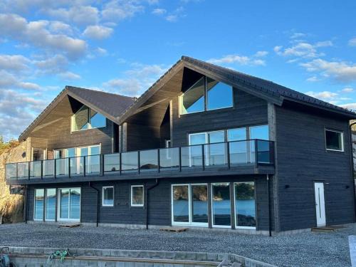 Selbjorn House | Exclusive Rorbu Retreat - Havblikk with Boat Rentals