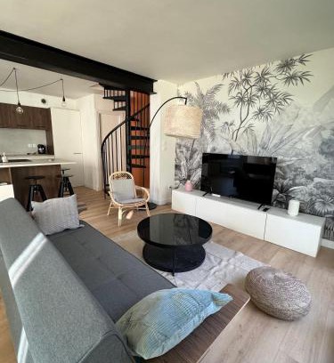 Patte d'Oie House | Elegant Renovated Townhouse with Family-Friendly Amenities