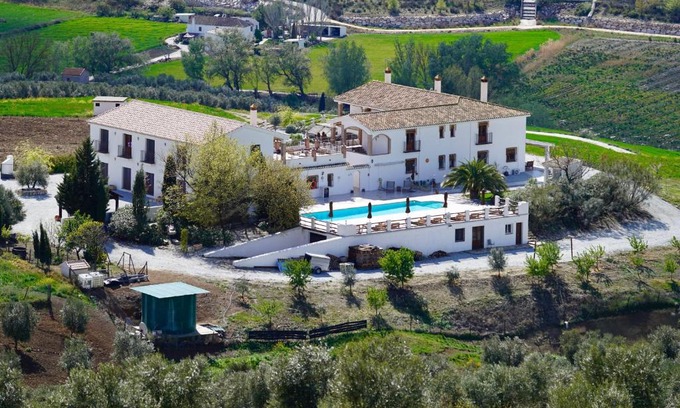 Santa Cruz del Comercio Bed & Breakfast | Discover El Amparo: Oceanfront Retreat with Top Amenities