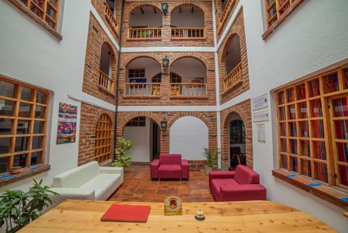 Otavalo House | Discover El Andariego: Pet-Friendly Retreat with Breakfast