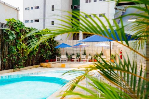 Boa Viagem Hotel | Cozy Aram Beach Boa Viagem with Pool and Pet-Friendly Amenities