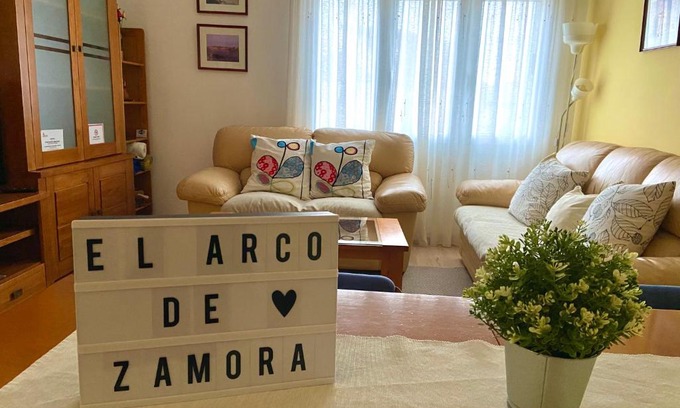 Zamora Apartment | Experience El Arco de Zamora: Perfect for Families, Rated 10/10
