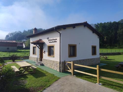 Intriago House | Family-Friendly Stay at Casa Rural El Asturianu