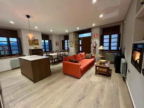 Oballo House | Discover El Balcón De Muniellos: Pet-Friendly Retreat