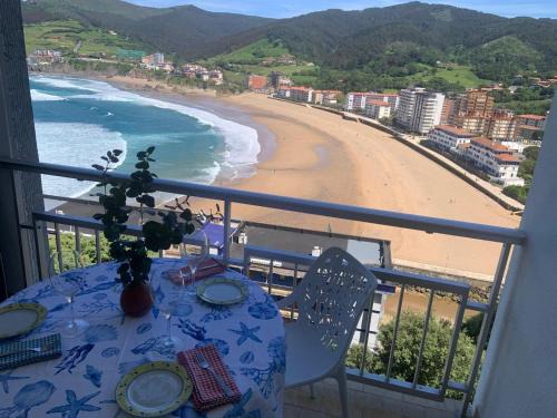 Bakio Apartment | Oceanfront El BALCON DE BAKIO – Guest Rated 9.8/10