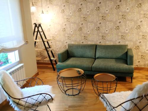 Arguedas Apartment | El Bordon: Highly Rated Getaway for Families and Pets