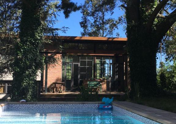 Sierra de los Padres House | Experience El Bosque Serrano: Family-Friendly Retreat