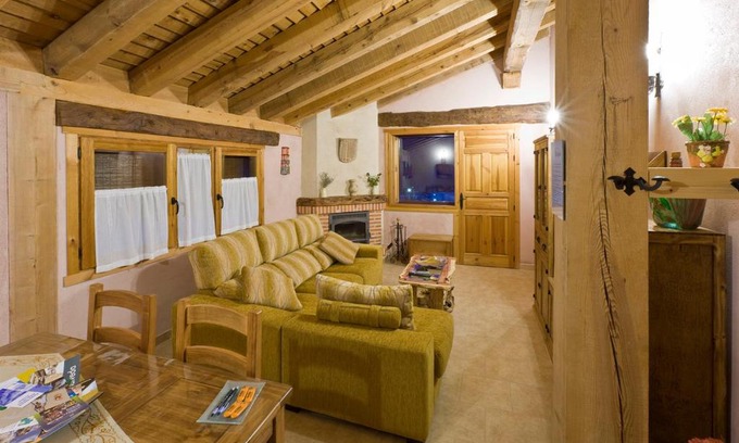 Casla House | El Busque Casa Rural: Pet & Child Friendly Getaway