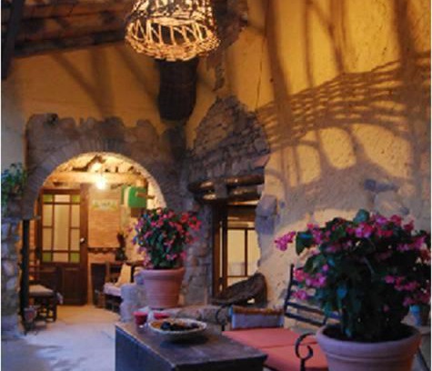 Loarre House | Discover El Callejon De Andrese: Breakfast & 8.7/10 Rated