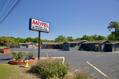 Tallahassee Hotel | Relaxing Stay at El Camino Motel with Spa Amenities