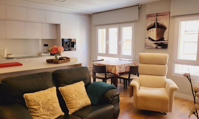 Distrito Llano Apartment | Discover El Capricho de Ayala: Rated 10/10 by Guests