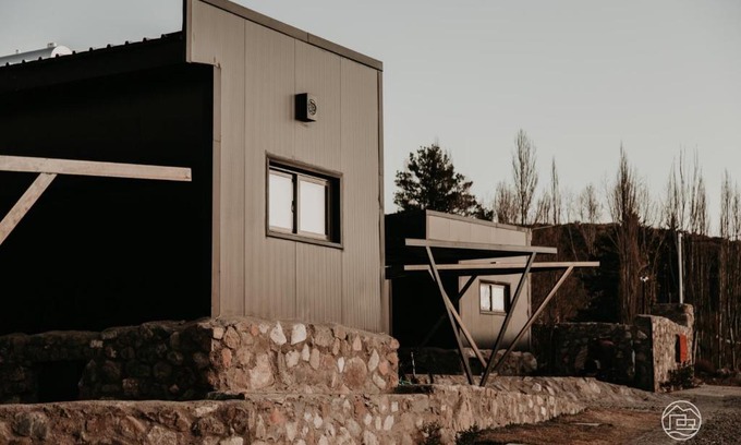 Salto Apartment | El Castaño Apart: Pet-Friendly Stay with Pool & Breakfast