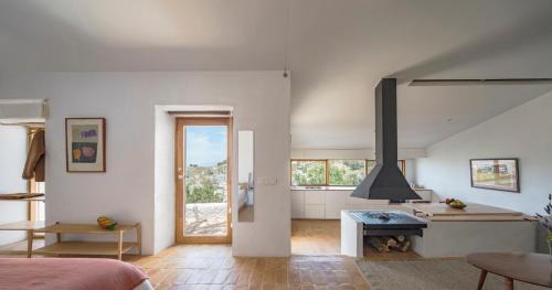 Motril House | Stunning El Castillete: Beachfront Views Await You!