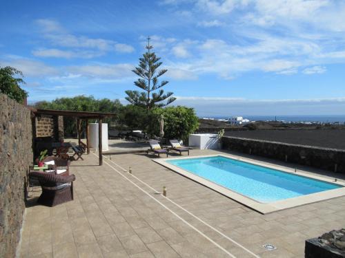 Tias Apartment | Discover El Cercado: Oceanfront Oasis with Top Reviews