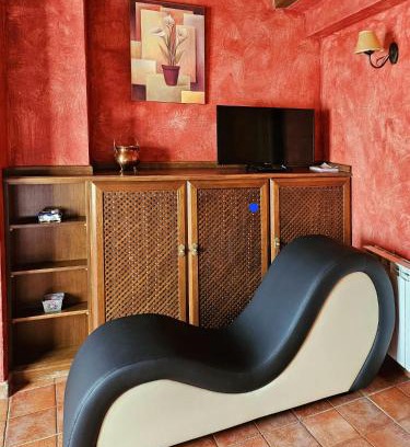 San Martin del Pimpollar House | El Cerrillo 1: Family-Friendly Retreat with Top Reviews