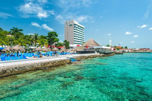 Cozumel Resort | Relax at El Cid La Ceiba Beach with Oceanfront Amenities
