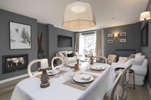 Panticosa Apartment | Family-Friendly El Ciervo de Santa María - 4-Star Retreat
