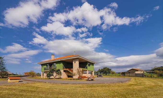 Periurbano - Rural House | Discover El Collao de Nuño: Ideal for Families & Pets