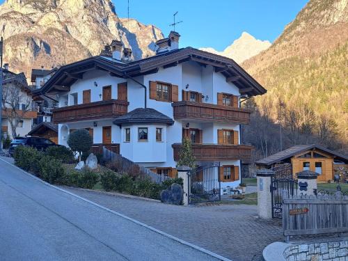 Taibon Agordino Apartment | Pet-Friendly El Cor Hotel with a Guest Rating of 9.7