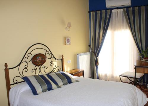 Valdealgorfa House | Family-Friendly El Corral de Valero with Kitchen Amenities