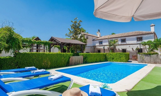Tozar Villa | Relax at El Cortijuelo de la Media Luna in Alcalá La Real