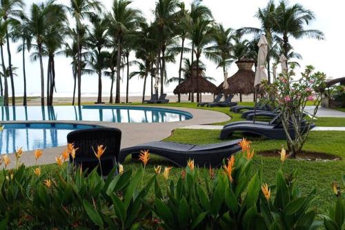 Acapulco de Juarez Municipality Apartment | Serene El Descanso del Guerrero with Ocean Views & Pool