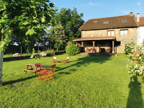 Santa Maria de Cayon House | Stay at El Espesedo de Cabárceno: Pet-Friendly Retreat