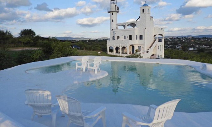 Comuna Estancia Vieja Apartment | Discover El Faro de Carpier: Poolside Comfort Awaits