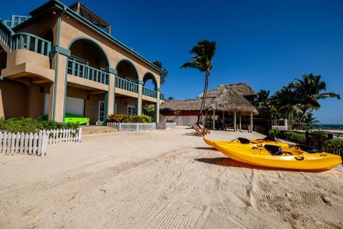 San Pedro Villa | Oceanfront Escape at El Gran Castillo de Arena - 4 Stars