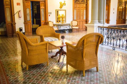 Centro Hotel | Welcoming El Gran Hotel: Family-Friendly & Accessible Stay