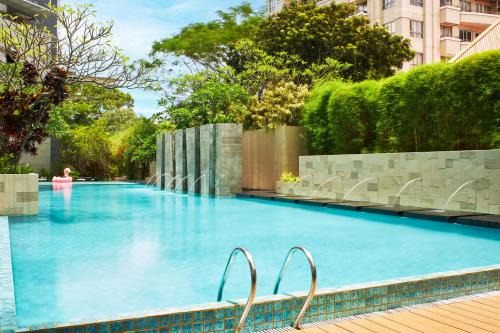 Kelapa Gading Barat Hotel | Discover eL Hotel Jakarta: Family-Friendly with Pool & Spa