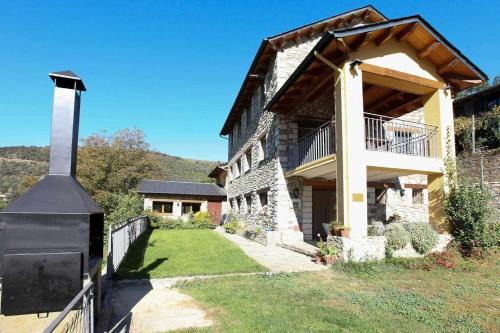 Arfa House | Family-Friendly El Jardí: Ideal Retreat with Pool & Play
