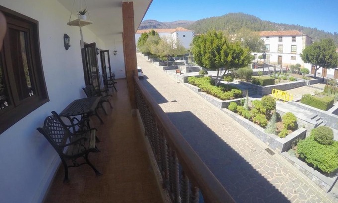 Vilaflor Apartment | Kid-Friendly Retreat at El Jardín de las Retamas