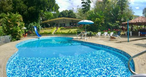 Pereira House | Discover El Jardín de los Colibríes - 4-Star Paradise in Pereira