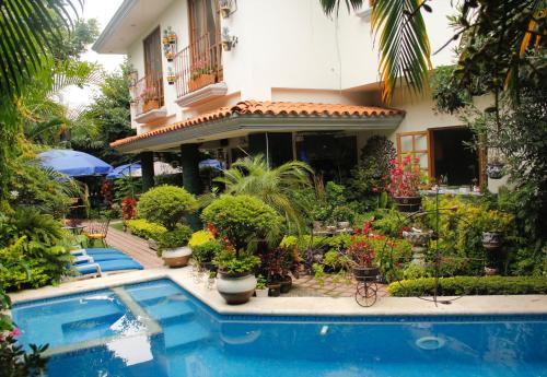 Cuernavaca House | Top-Rated El Jardín del Edén B&B Boutique with Pool & Breakfast