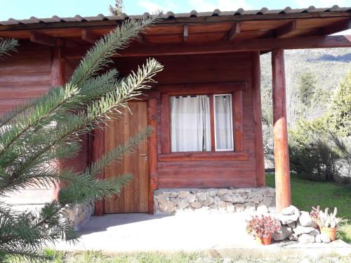 Lago Puelo House | Discover El Jarillal Chalet: Lake Access & Family-Friendly Fun