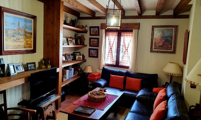 Hontanares de Eresma House | Kid-Friendly Retreat at El Lagar de Lolo - Rated 9.2/10