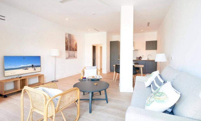 Palmones Apartment | El Limonar 2: Inviting Apartment with Terrace and Spa